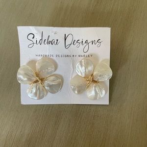 Flower earrings